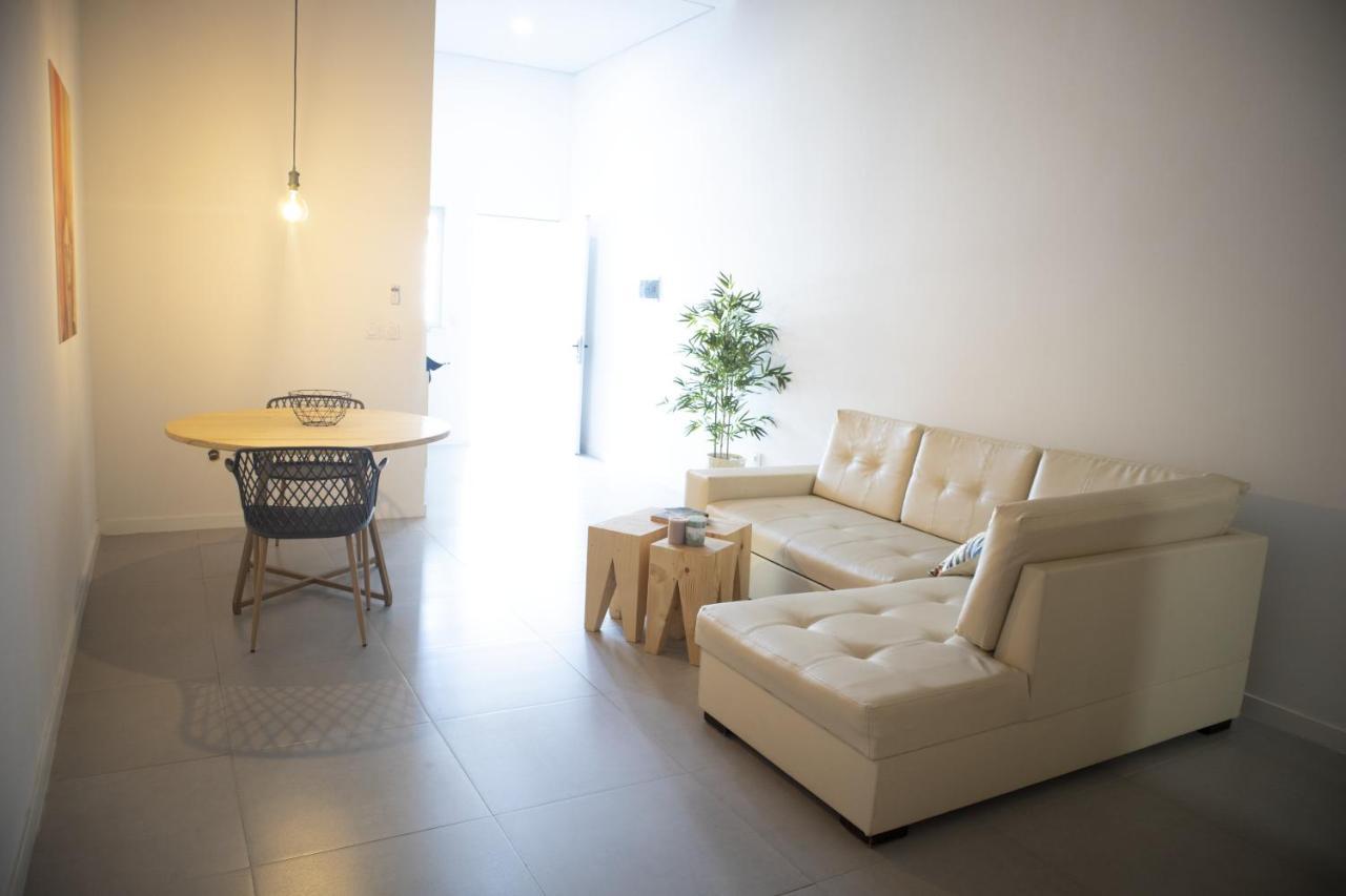 Apartamento encantador com pequeno pátio escondido Espargos Exterior foto